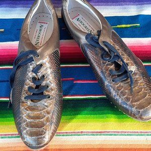 Aerogreen leather tennis shoes